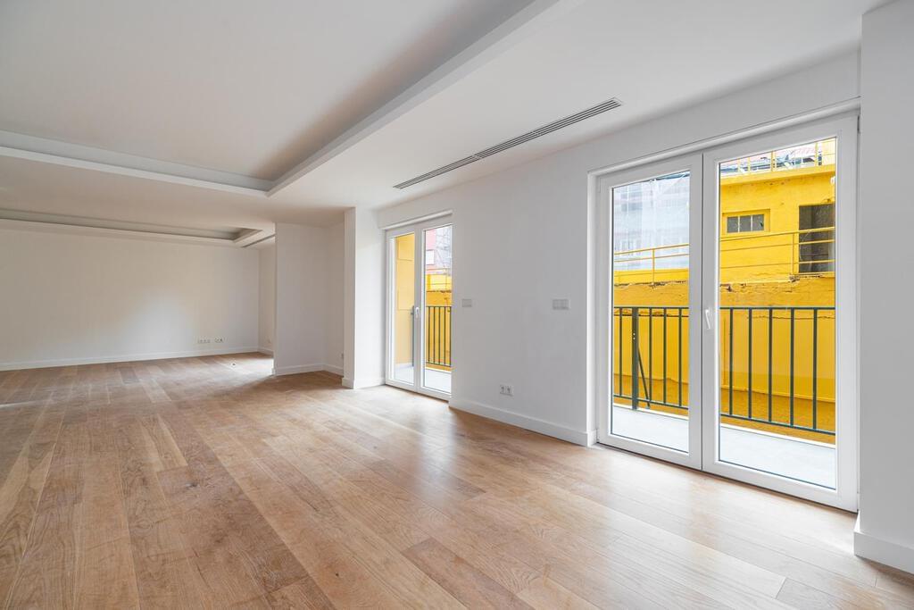 Apartamento T4+1 duplex com estacionamento