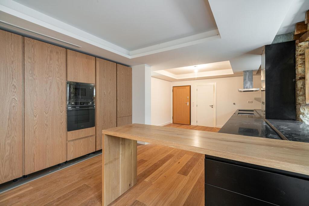 Apartamento T4+1 duplex com estacionamento