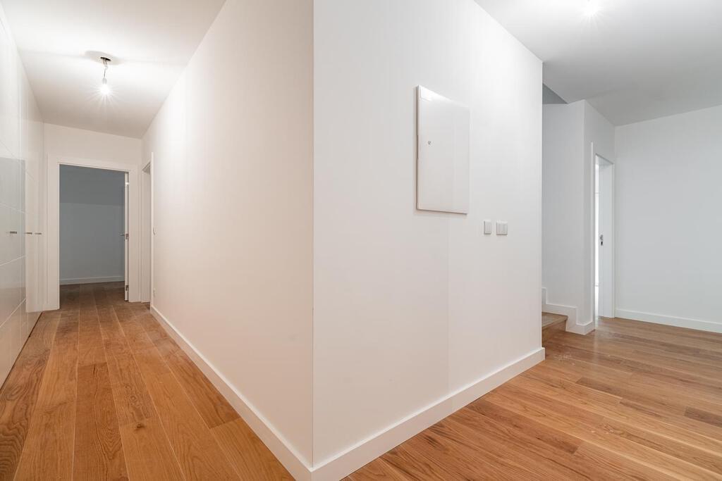 Apartamento T4+1 duplex com estacionamento