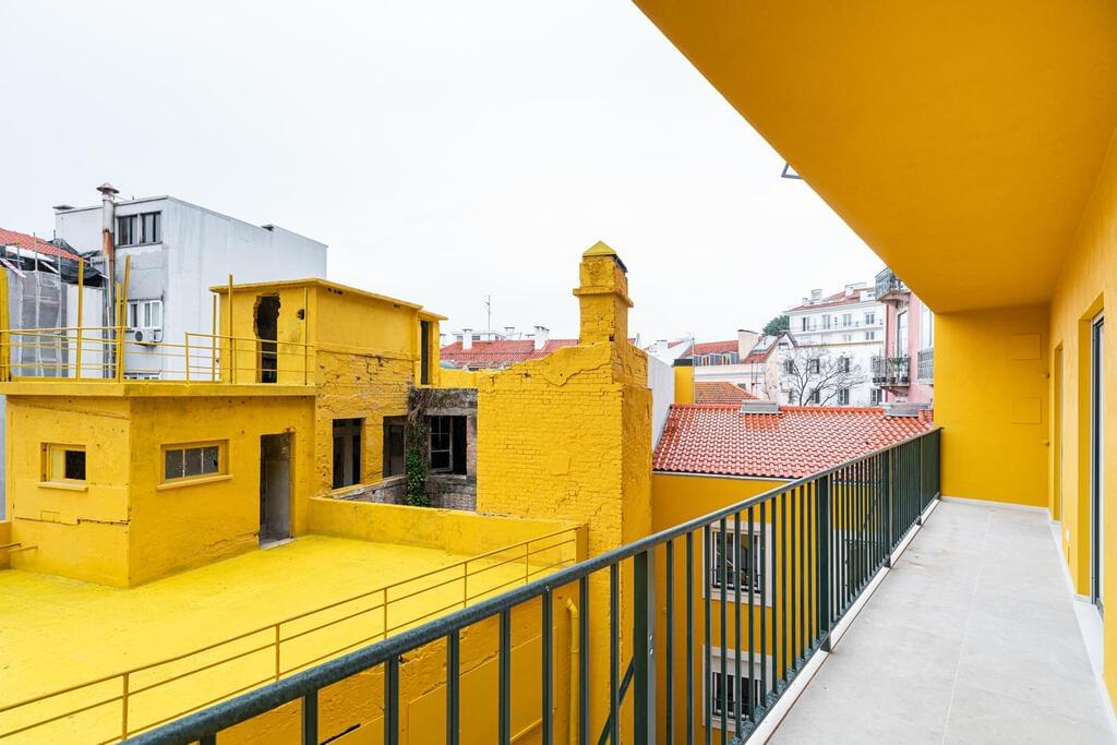 4 bedroom apartment with parking