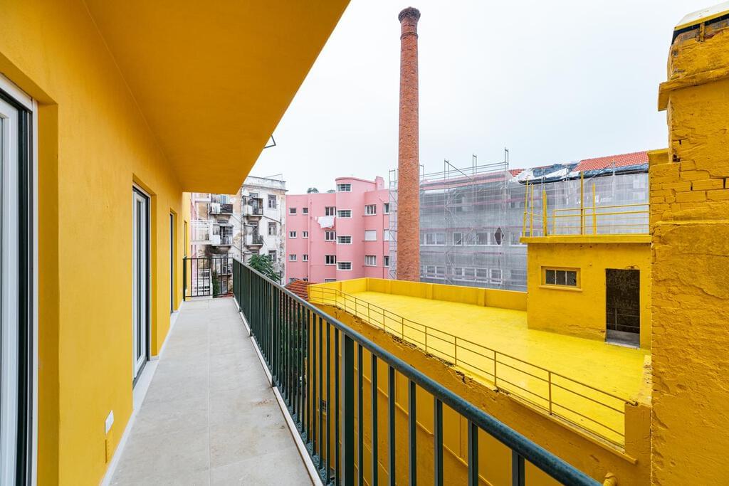 4 bedroom apartment with parking