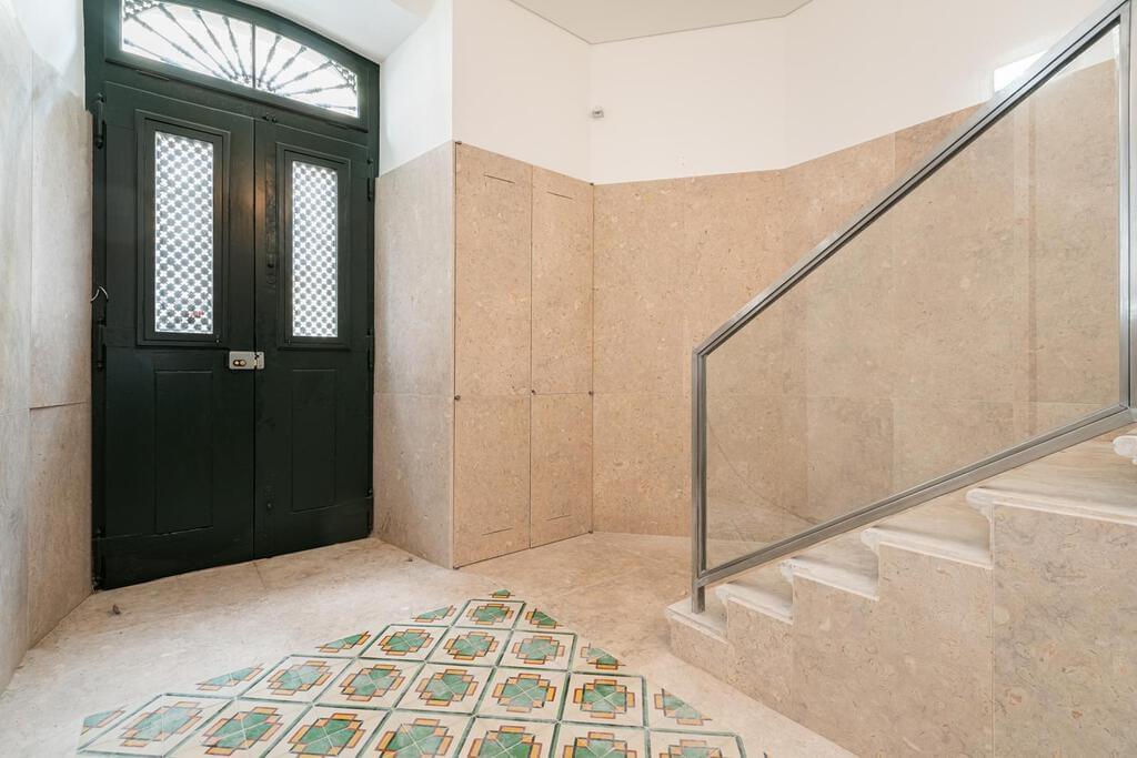 Apartamento T4 com estacionamento