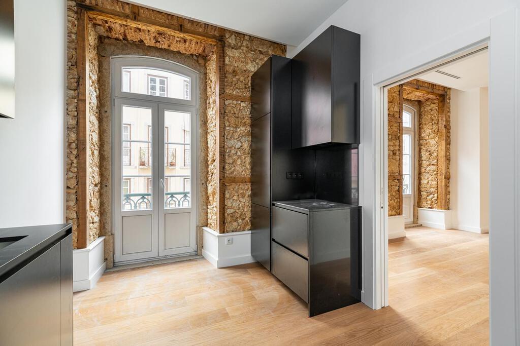 Apartamento T4 com estacionamento