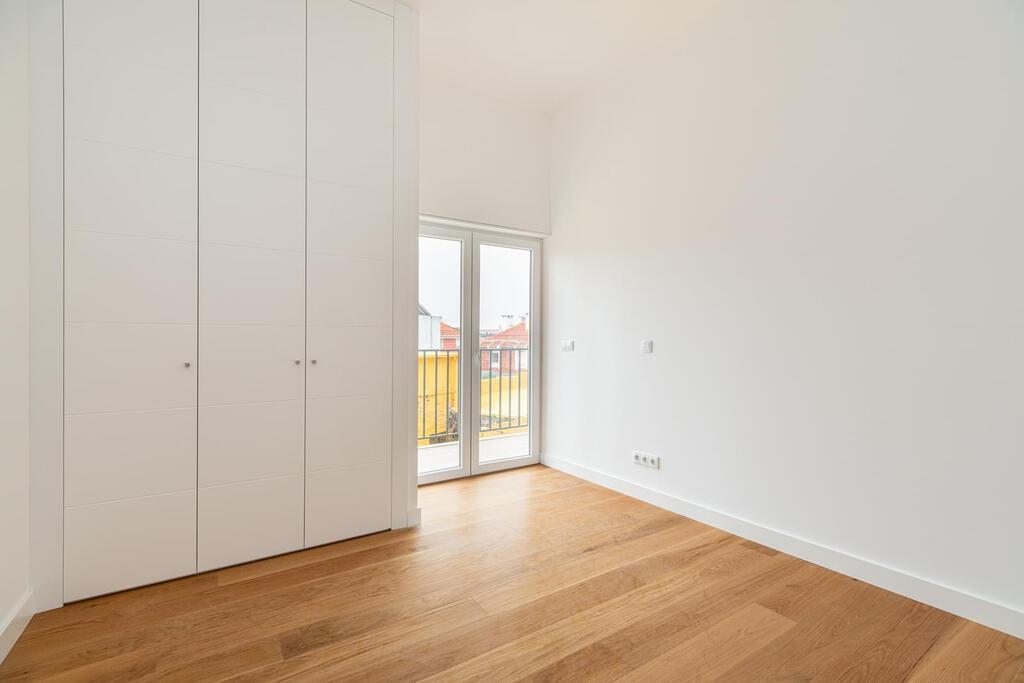 Apartamento T4 com estacionamento