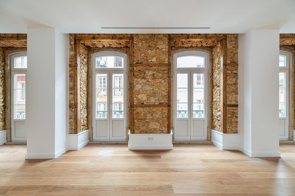 Apartamento T4 com estacionamento