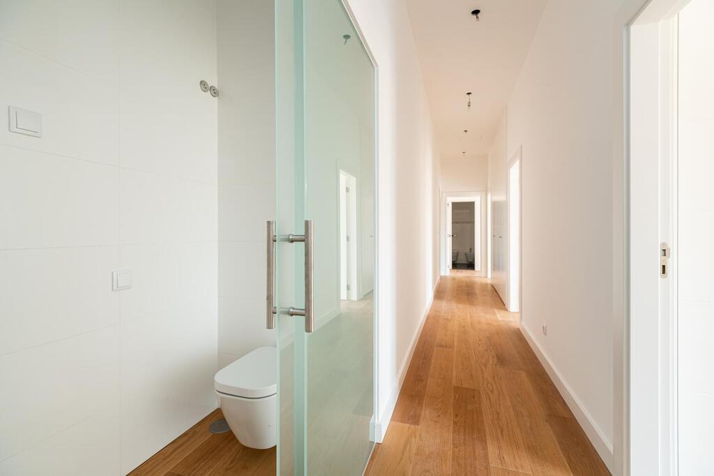 Apartamento T4 com estacionamento