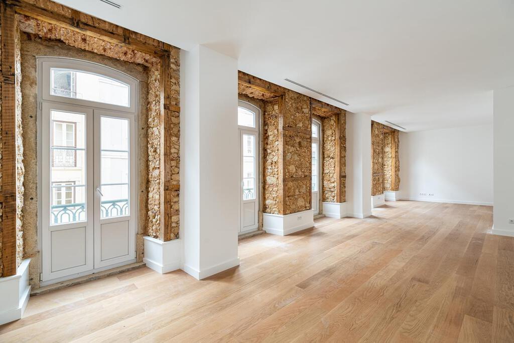 Apartamento T4 com estacionamento