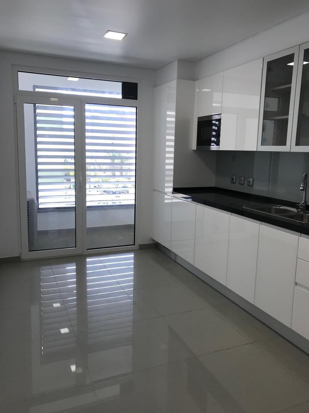 2 bedroom apartment with parking