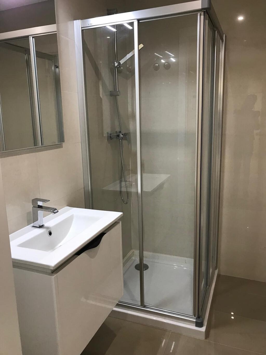 2 bedroom apartment with parking