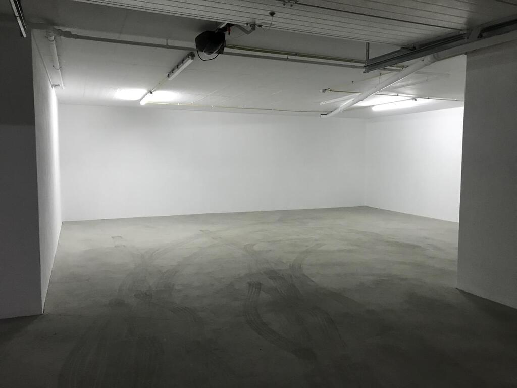 2 bedroom apartment with parking