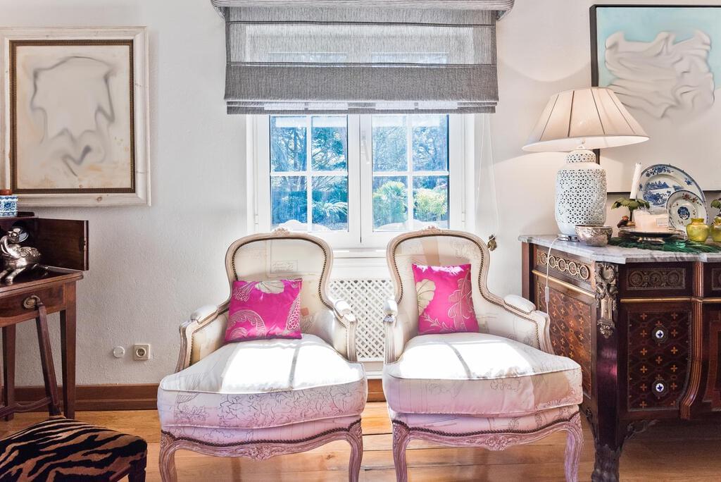 4 bedroom villa with parking