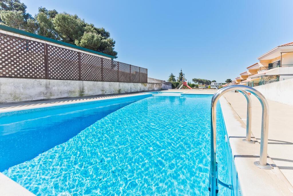 4 bedroom villa with a swimming pool in gated community