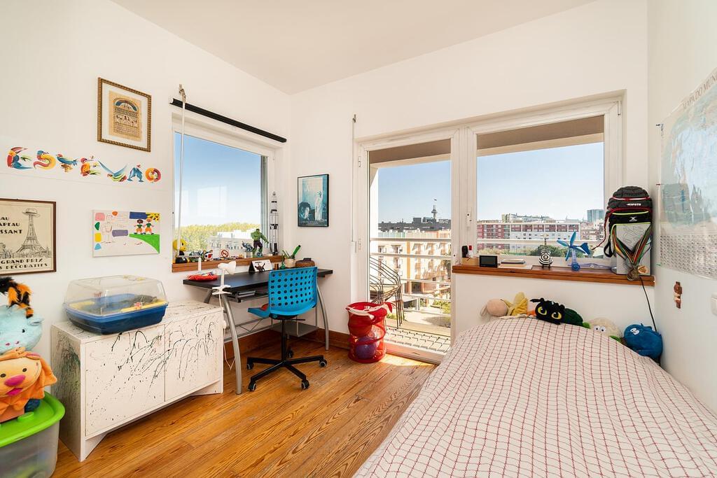 3 bedroom apartment with parking