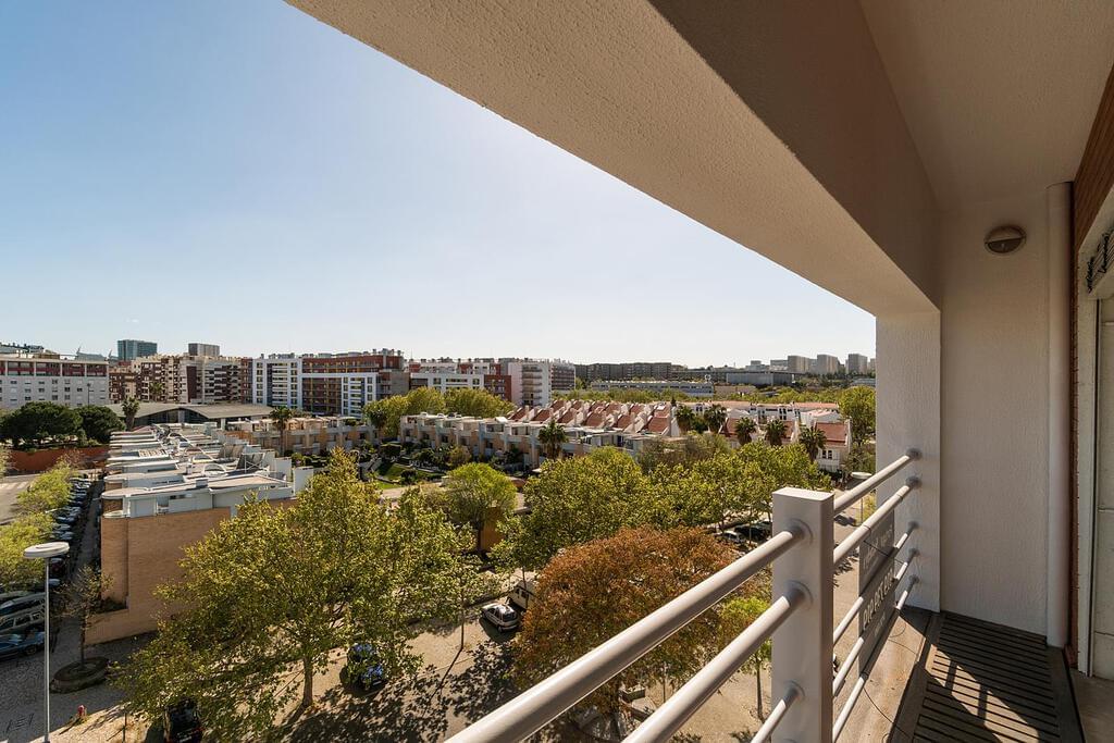 3 bedroom apartment with parking
