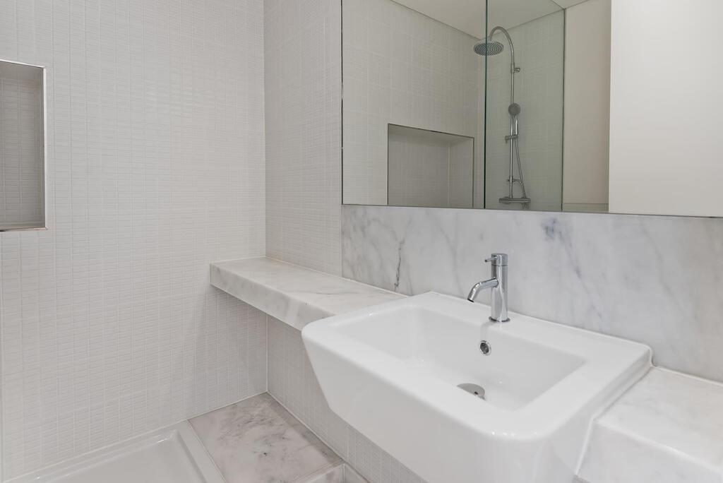 3 bedroom duplex with parking