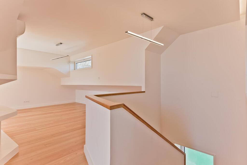 3 bedroom duplex with parking