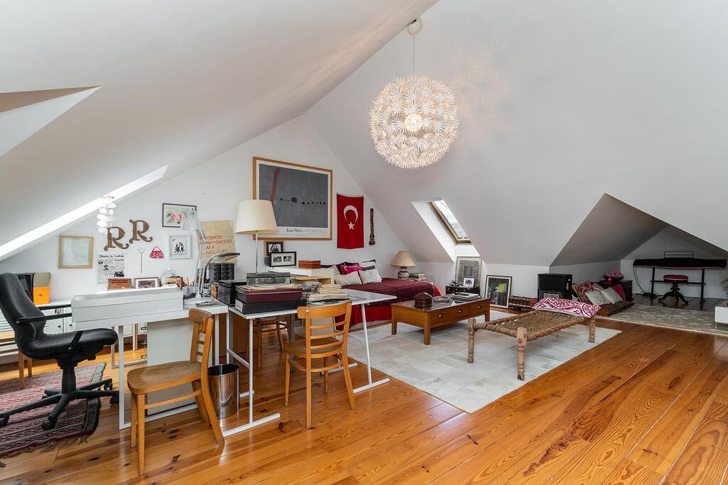 3 bedroom duplex with parking