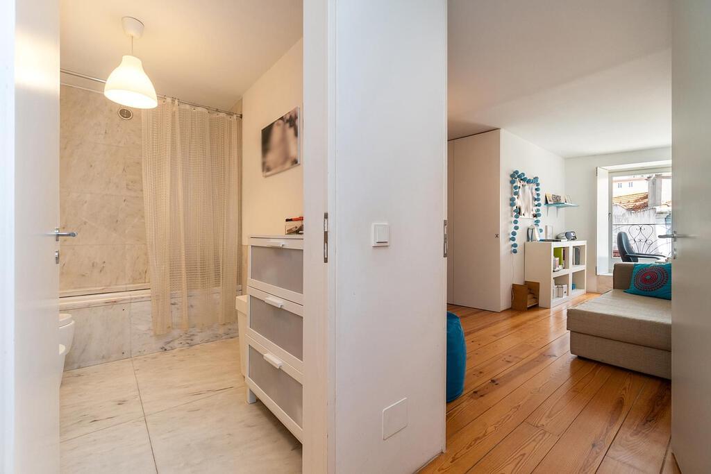 3 bedroom duplex with parking