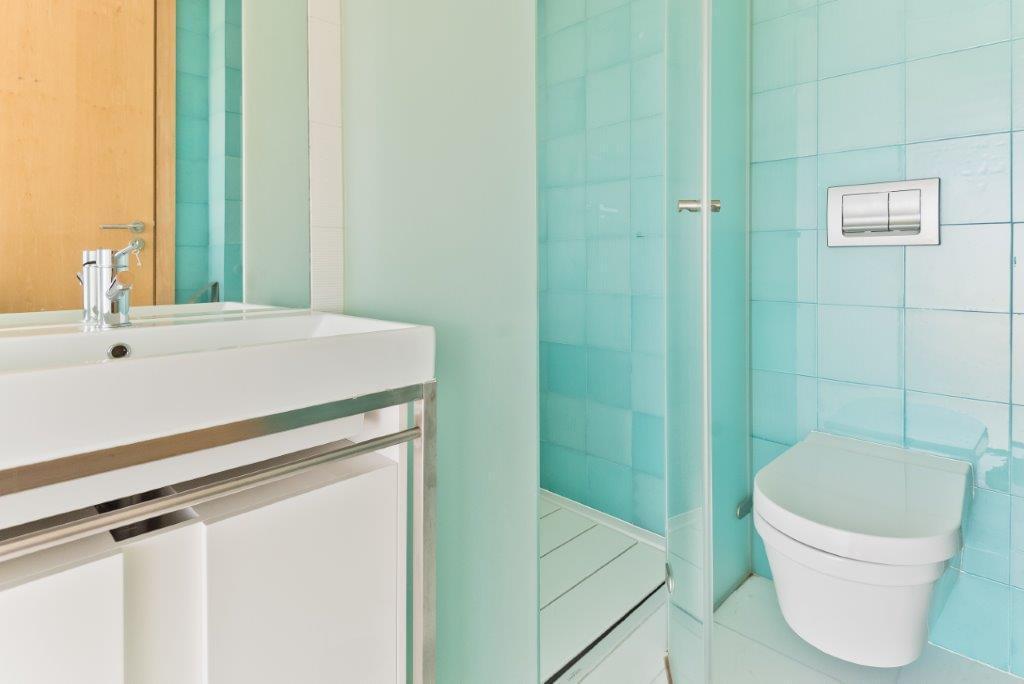 4 bedroom apartment with a swimming pool