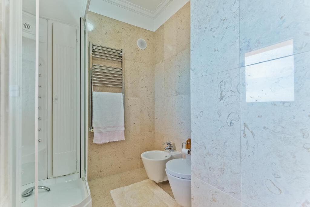 PF19934, Moradia T5, Oeiras