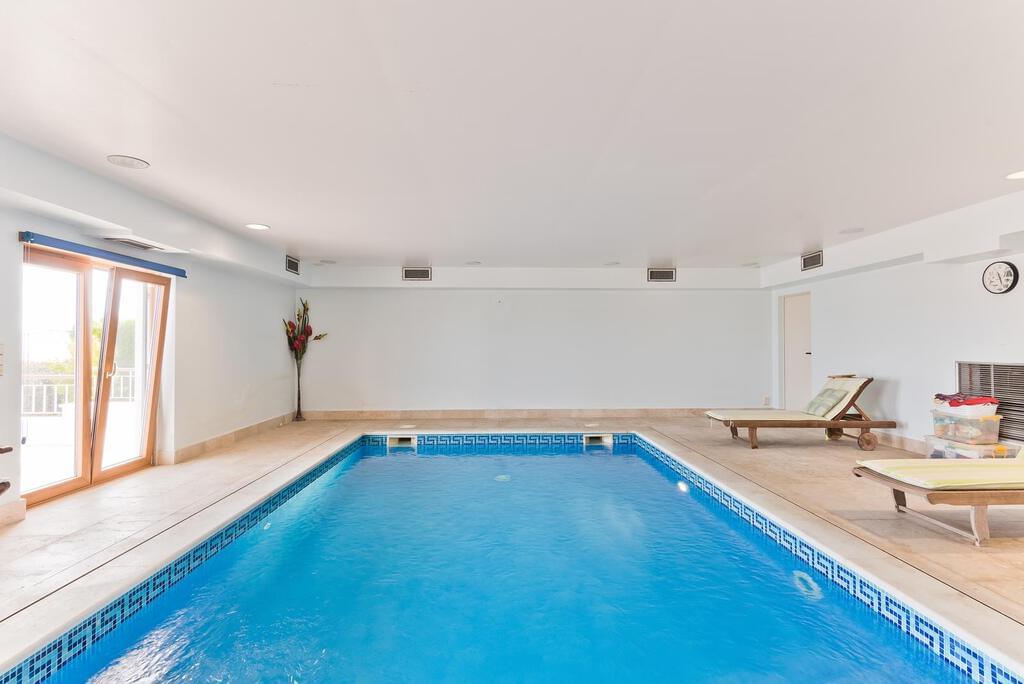 PF19934, Moradia T5, Oeiras