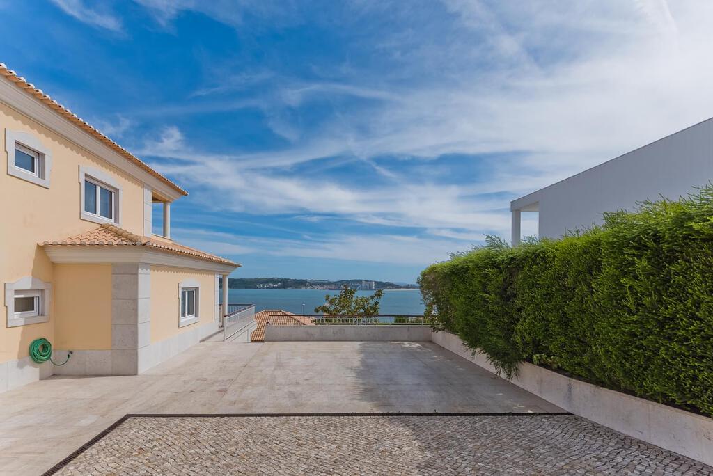 PF19934, Moradia T5, Oeiras