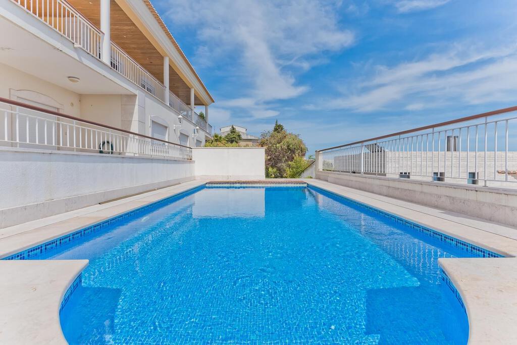 PF19934, Moradia T5, Oeiras