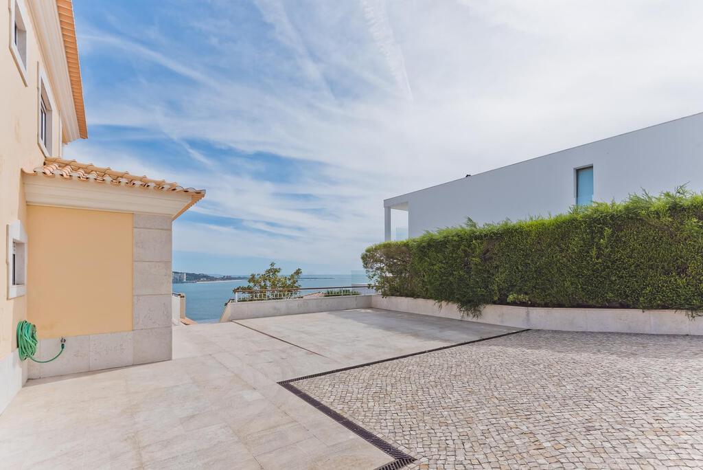 PF19934, Moradia T5, Oeiras