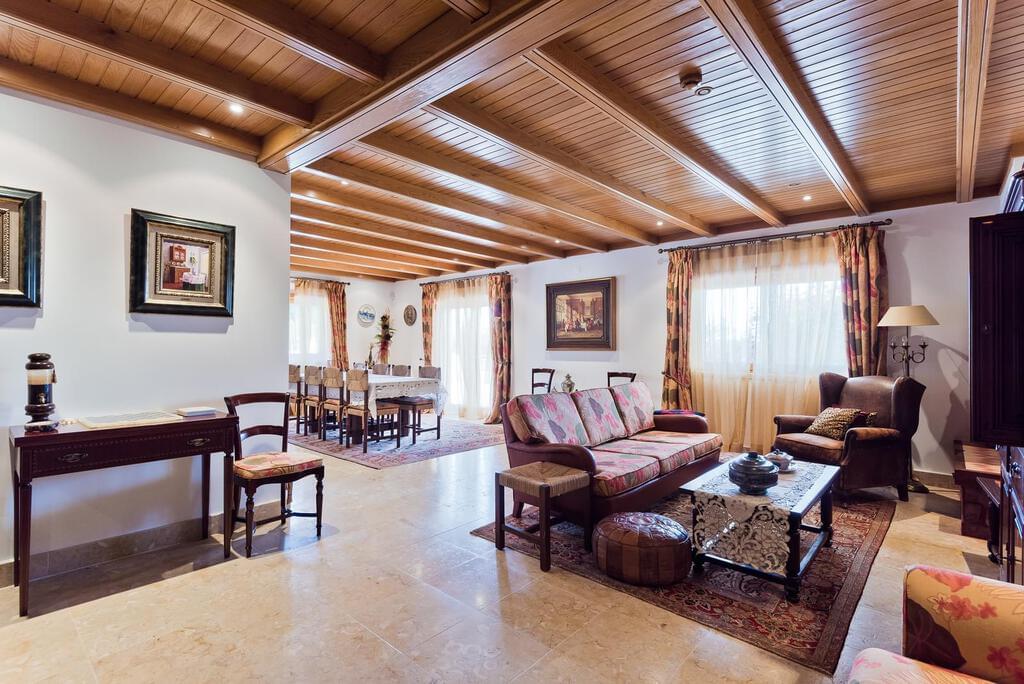 PF19934, Moradia T5, Oeiras