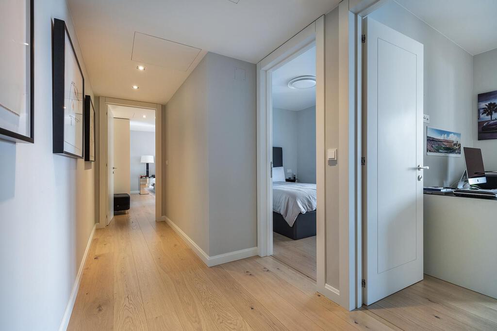 4 bedroom apartment with parking