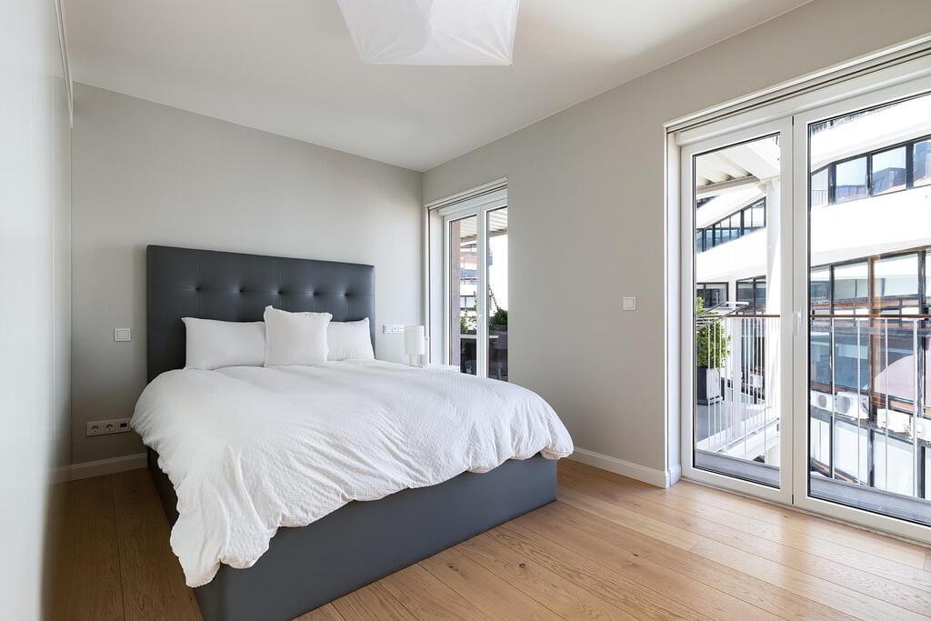 4 bedroom apartment with parking