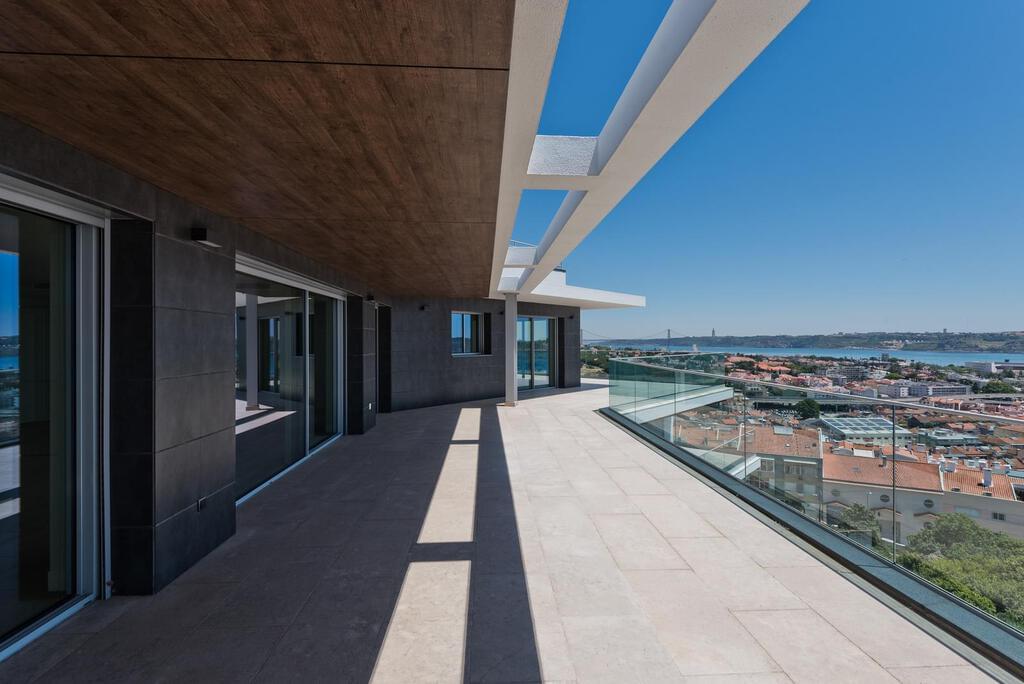 Apartamento T4 com piscina