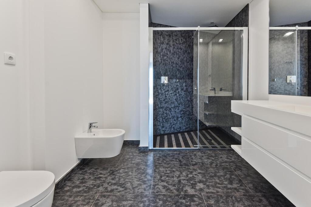 Apartamento T4 com piscina