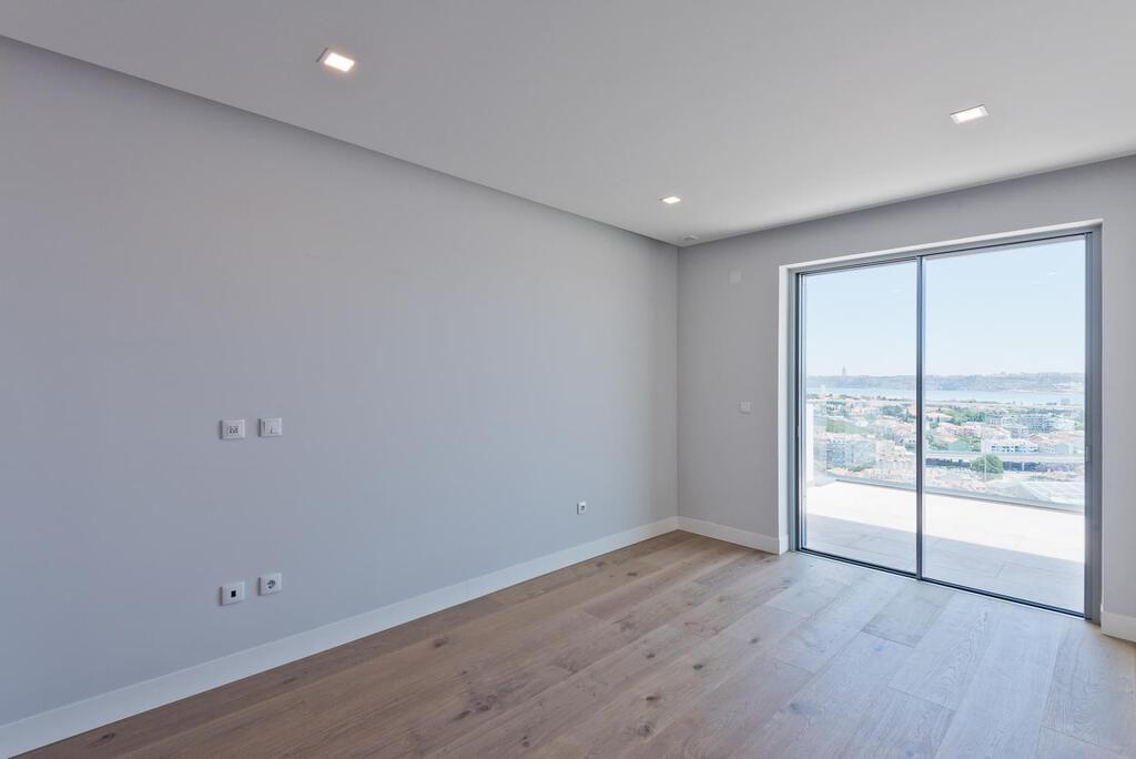 Apartamento T4 com piscina