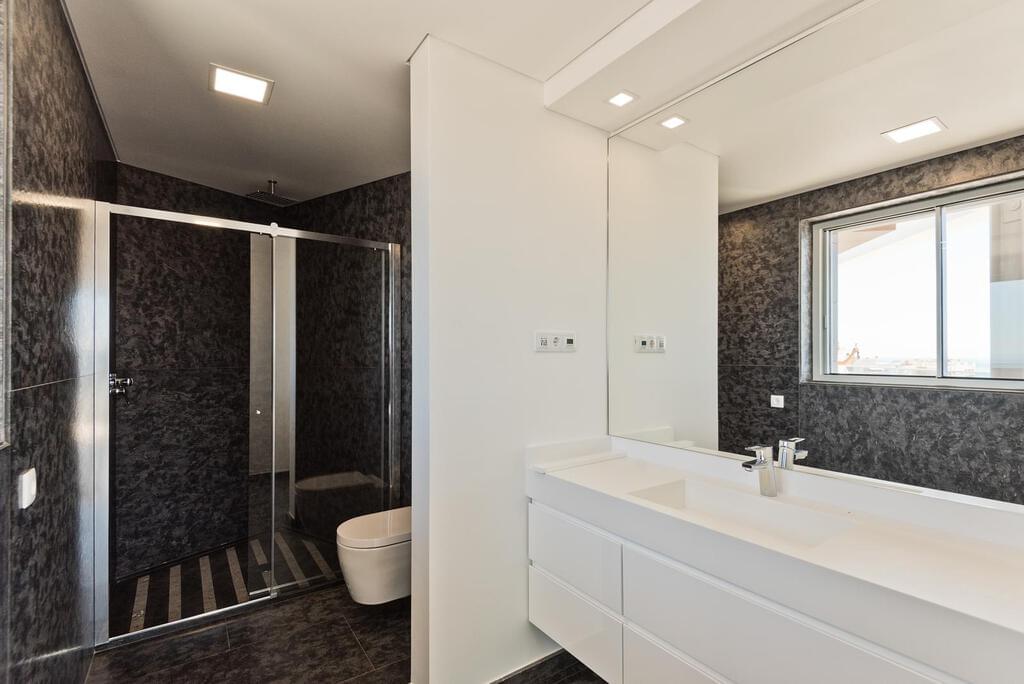 Apartamento T4 com piscina