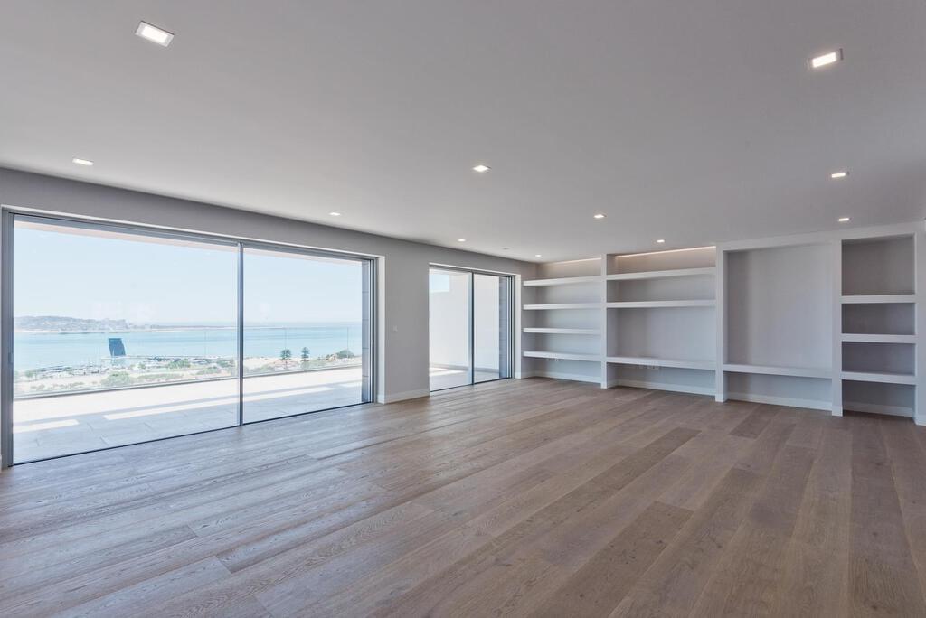 Apartamento T4 com piscina