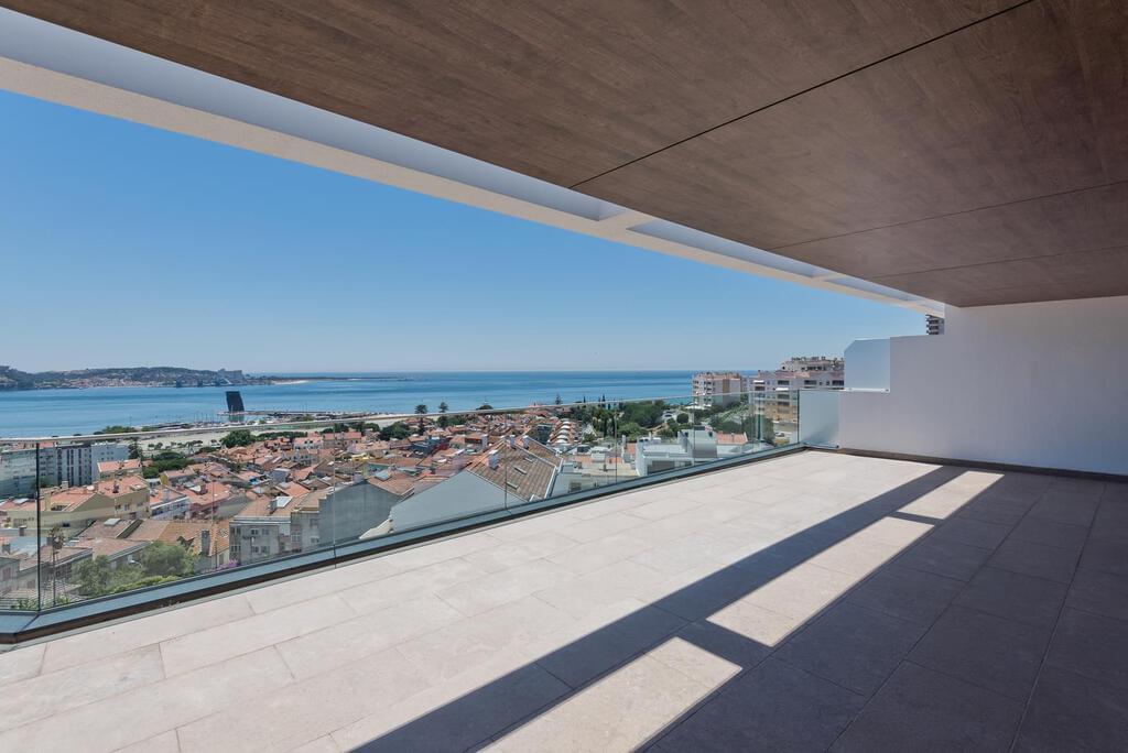 Apartamento T4 com piscina