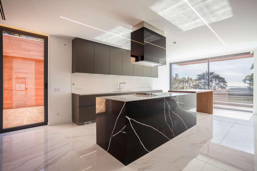 PF20157, Moradia T6 + 1, Oeiras