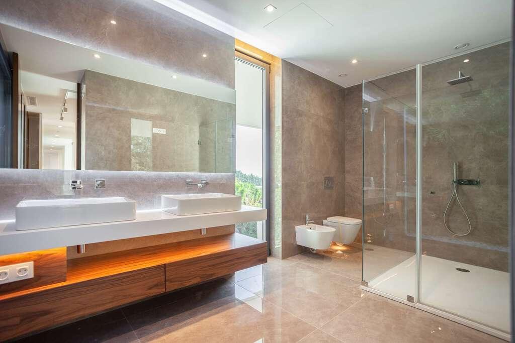 PF20157, Moradia T6 + 1, Oeiras