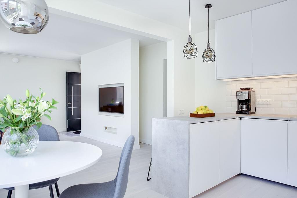7 bedroom villa with parking
