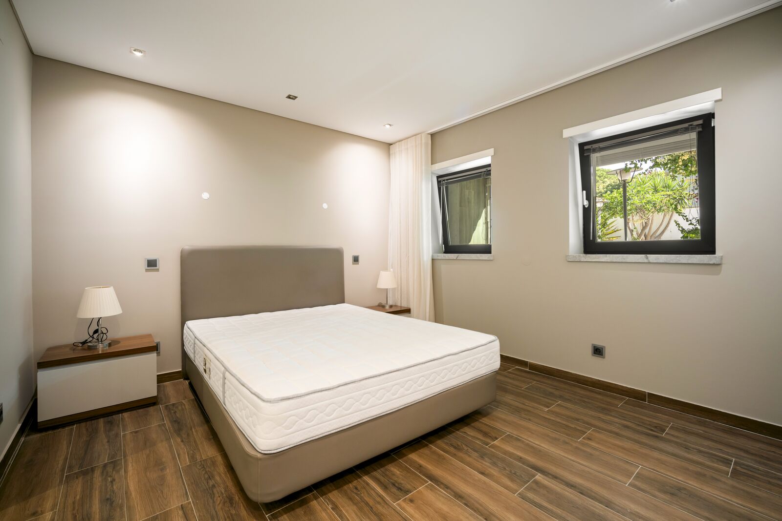 2 Bedroom Apartment with parking, Estoril, Cascais - Image 13