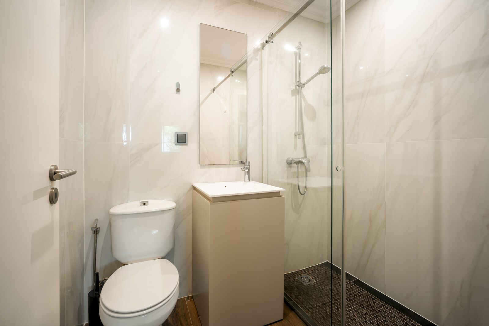 2 Bedroom Apartment with parking, Estoril, Cascais - Image 15