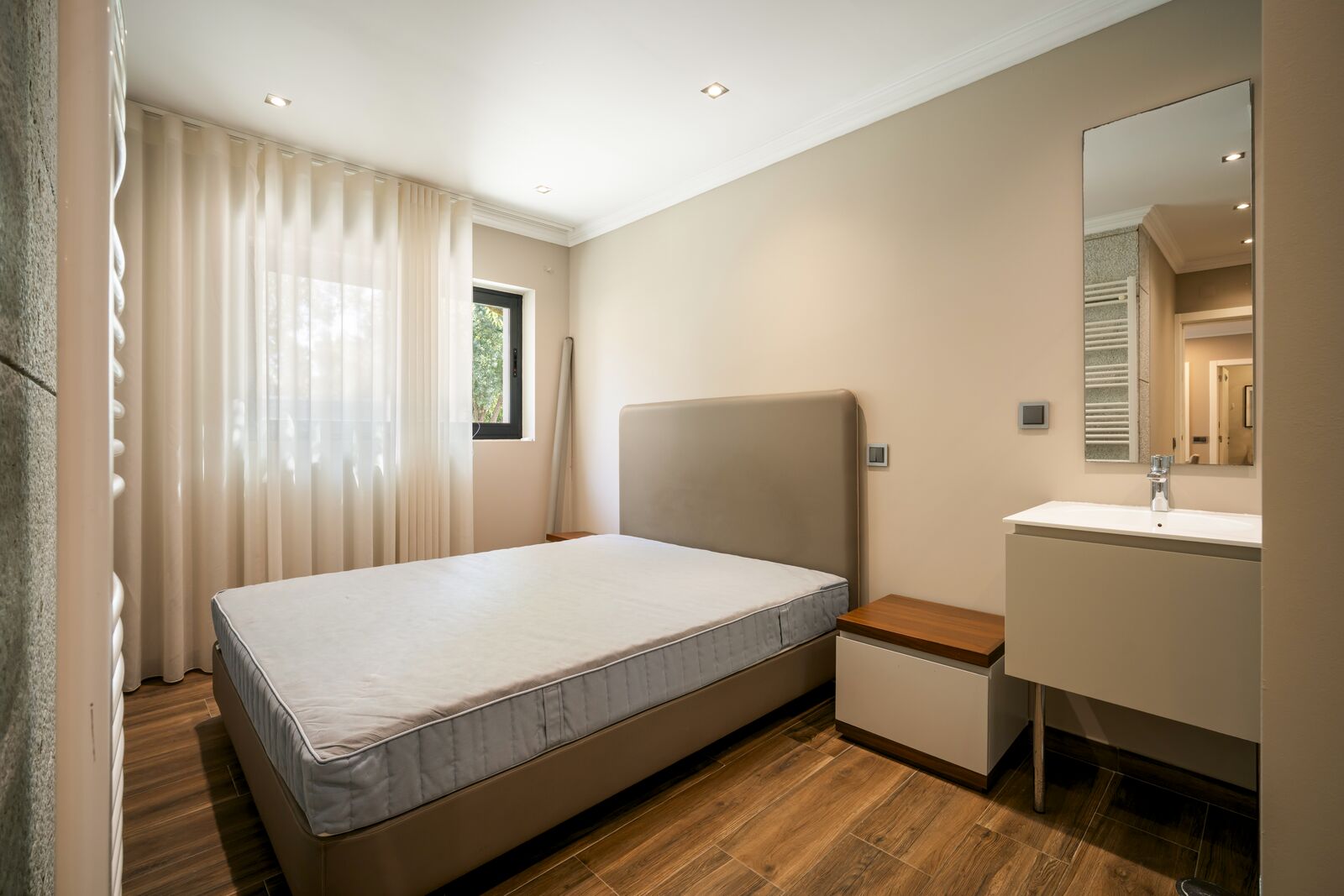 2 Bedroom Apartment with parking, Estoril, Cascais - Image 16