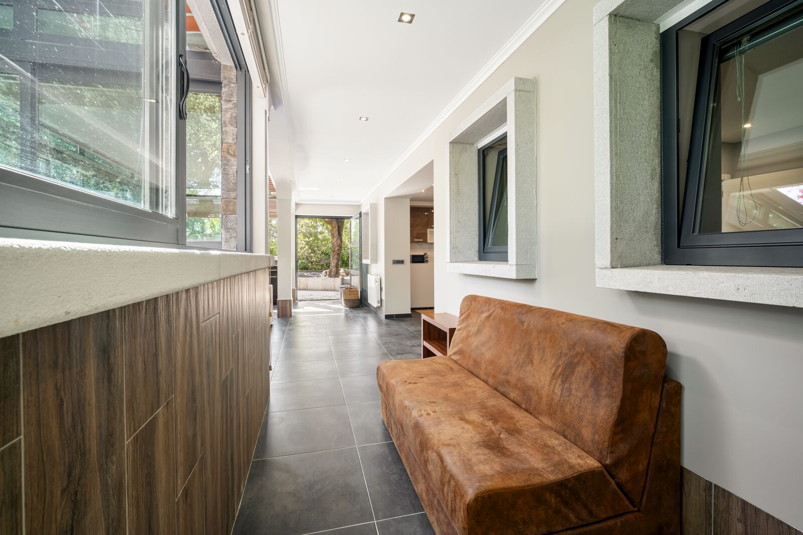 2 Bedroom Apartment with parking, Estoril, Cascais - Image 11