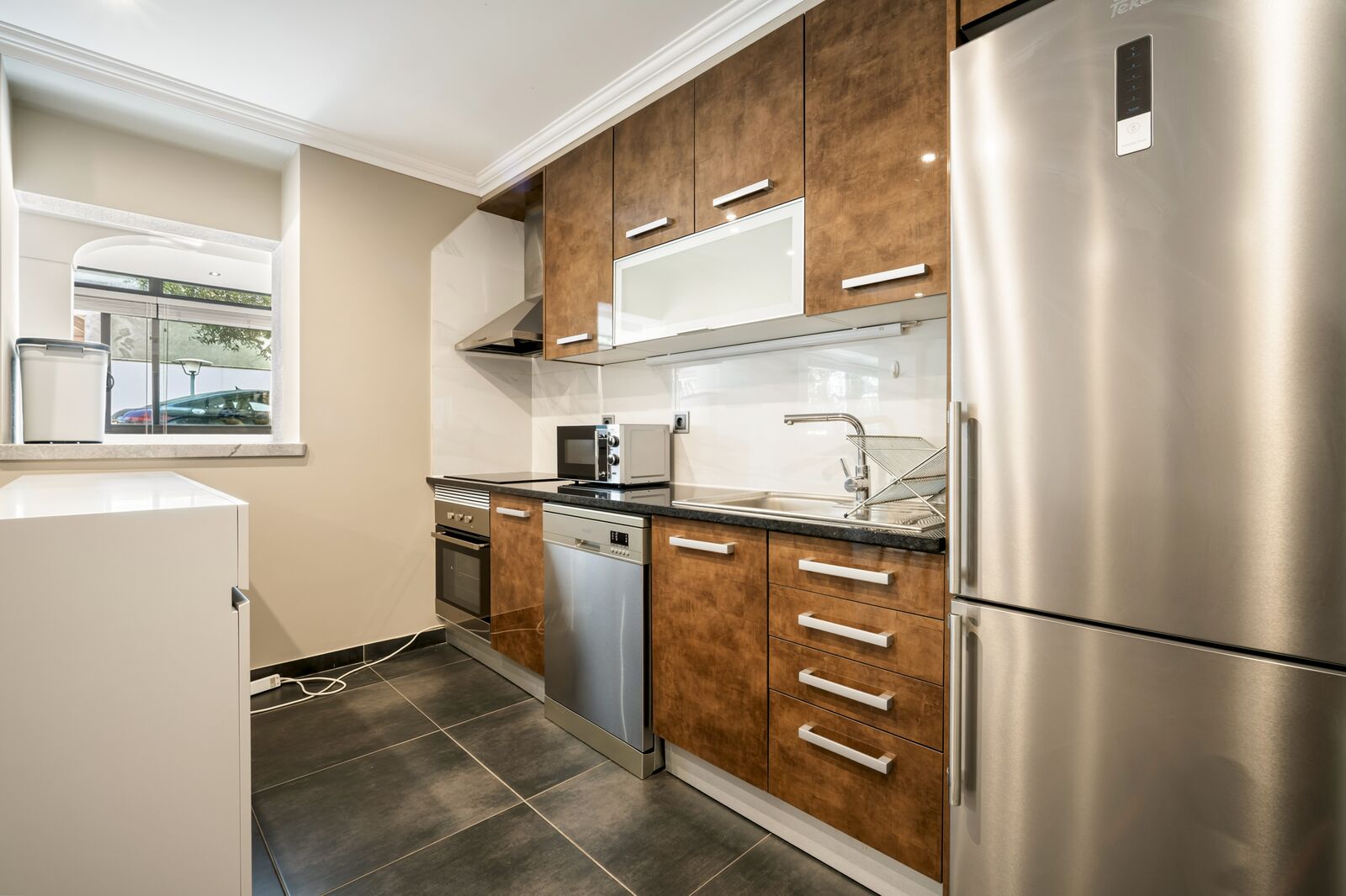 2 Bedroom Apartment with parking, Estoril, Cascais - Image 7