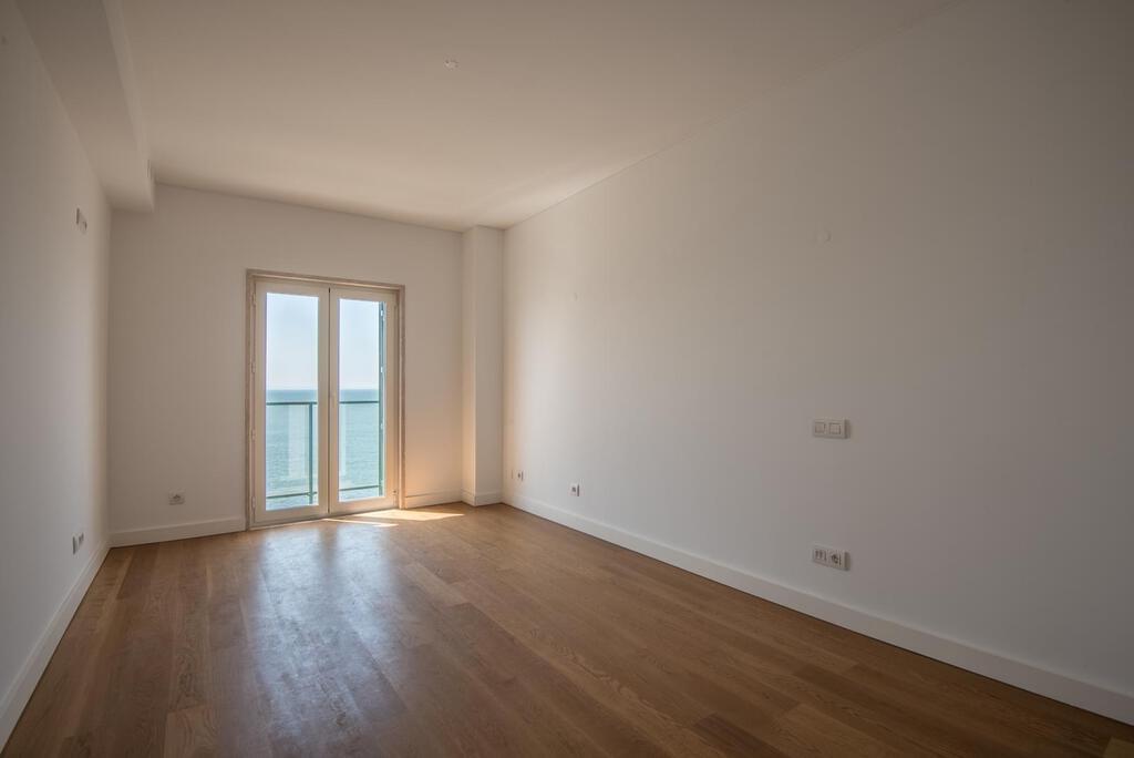 2 bedroom apartment with parking