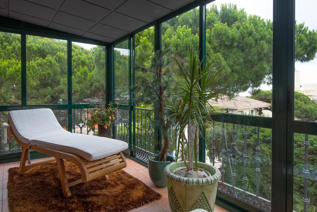 6 bedroom villa with a swimming pool