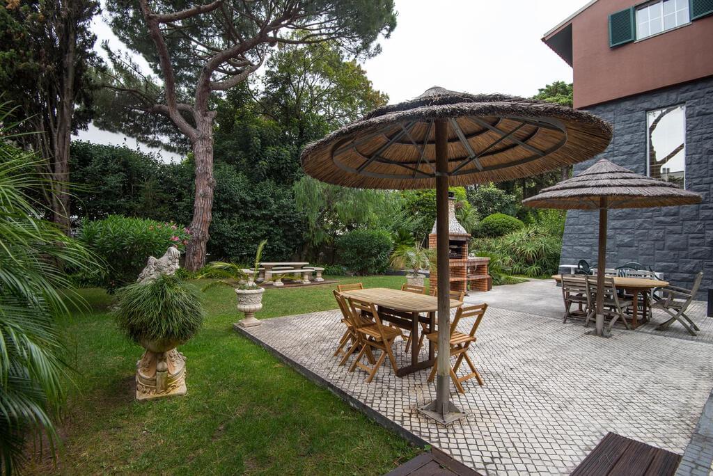 6 bedroom villa with a swimming pool