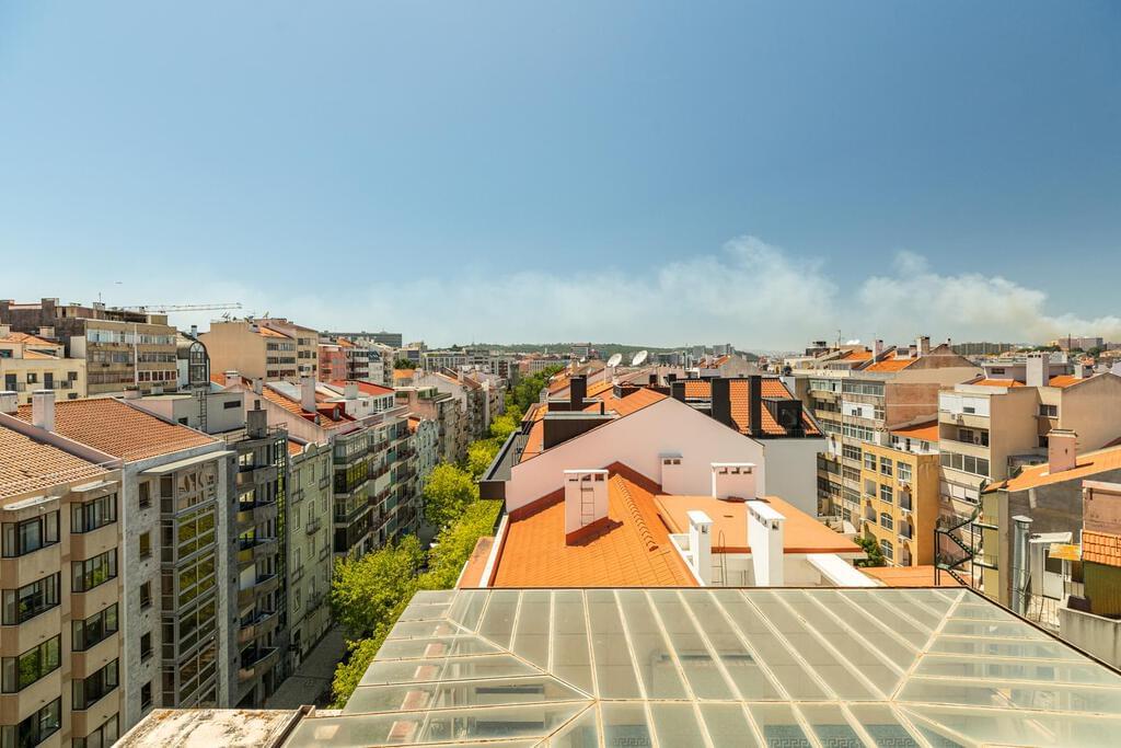 6 bedroom apartment with parking