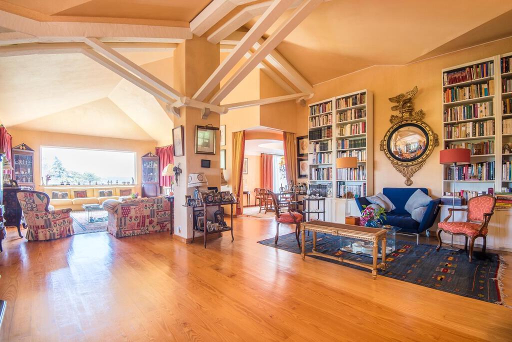 Maison normal T8+3 avec piscine